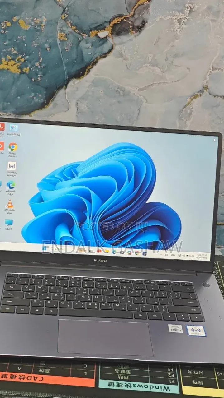 New Laptop Huawei MateBook HZ-W19 8GB Intel Core i3 SSD 256GB