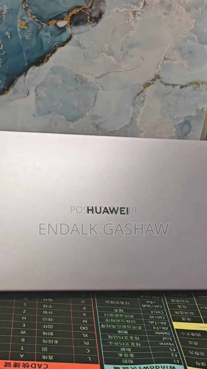 New Laptop Huawei MateBook HZ-W19 8GB Intel Core i3 SSD 256GB