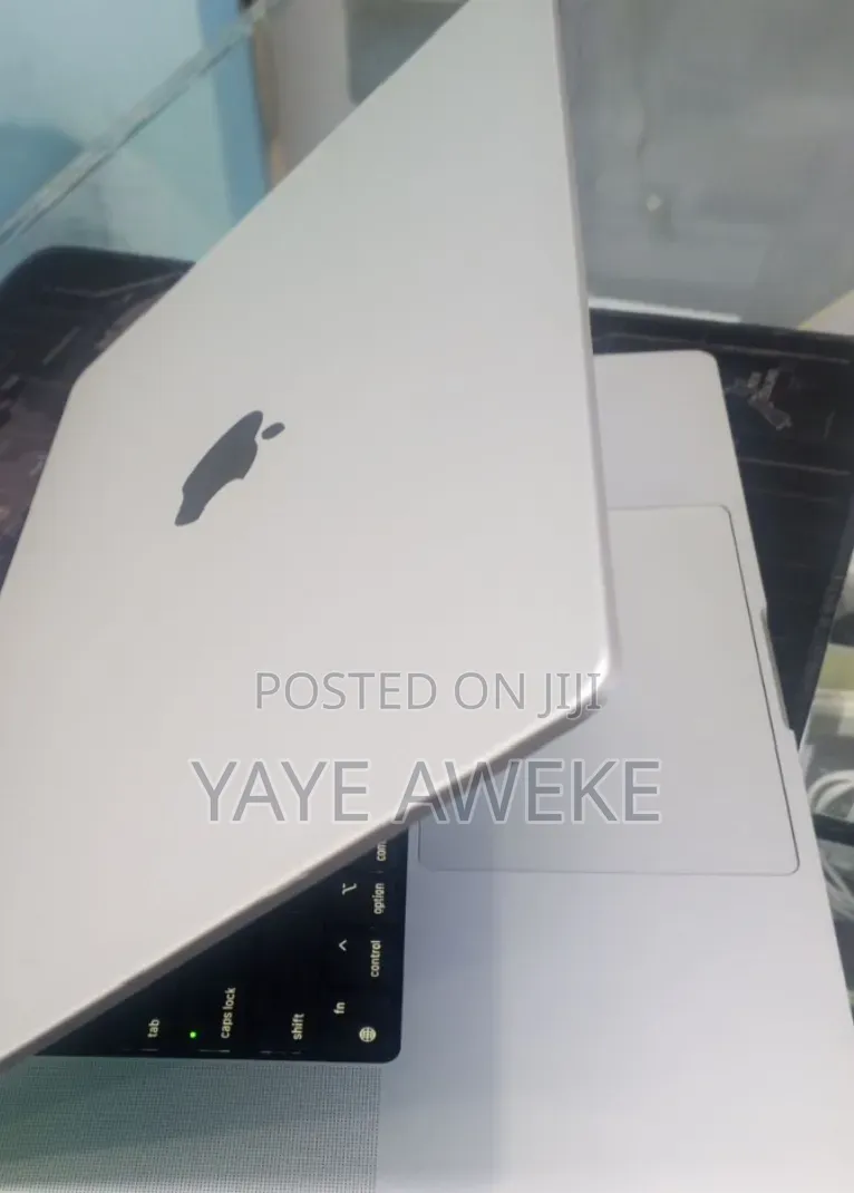 New Laptop Apple MacBook Pro 2021 M1 32GB Apple M1 Pro SSD 512GB