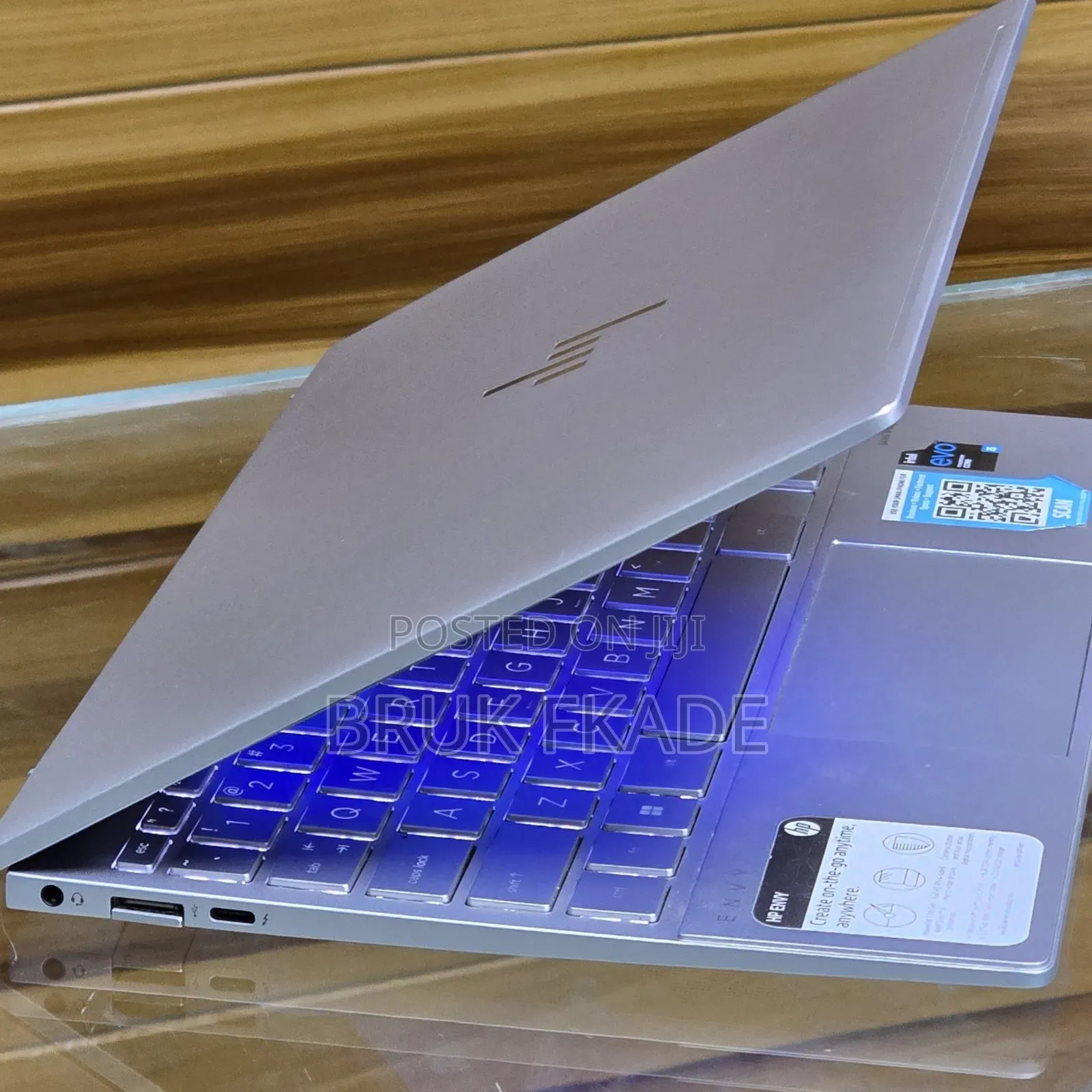 New Laptop HP Envy 14 8GB Intel Core i5 SSD 256GB