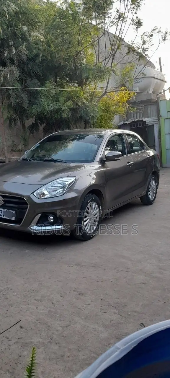 Suzuki Dzire 2022 Silver