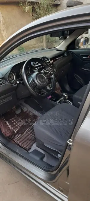 Suzuki Dzire 2022 Silver