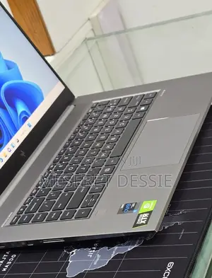 New Laptop HP 16GB Intel Core i9 SSD 512GB