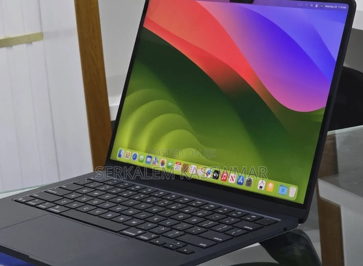 New Laptop Apple MacBook Air 2022 M2 16GB Apple M2 SSD 512GB