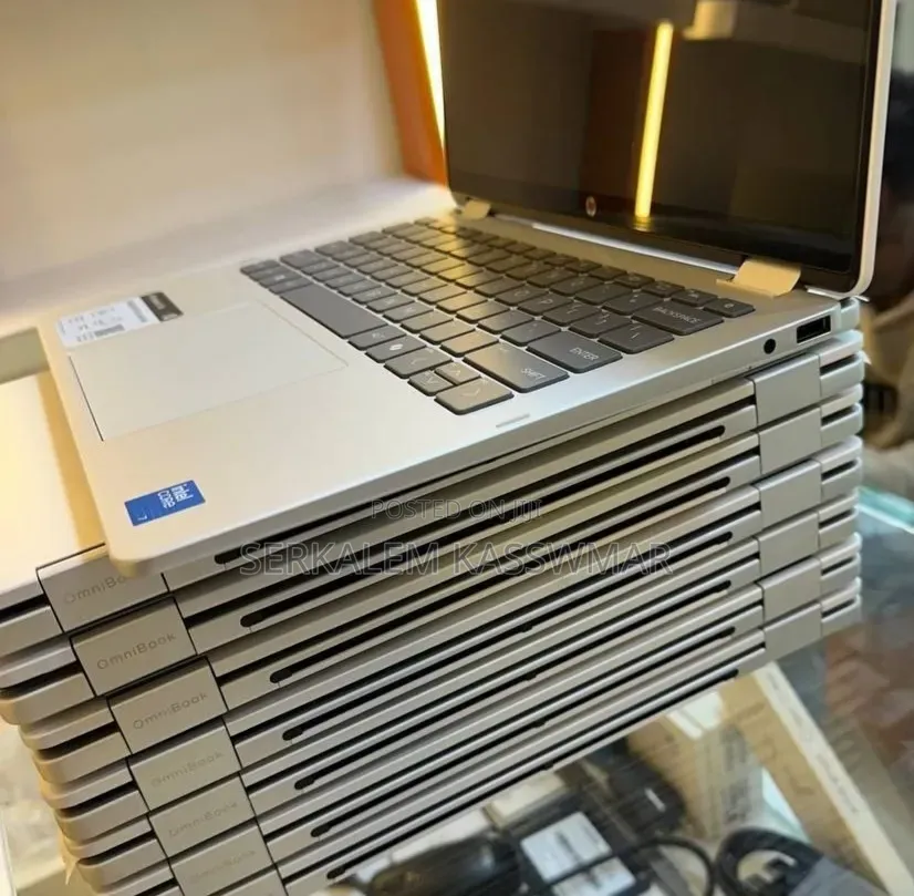 New Laptop HP OmniBook 5 Flip 14-fp0023dx 16GB Intel Core i7 SSD 512GB