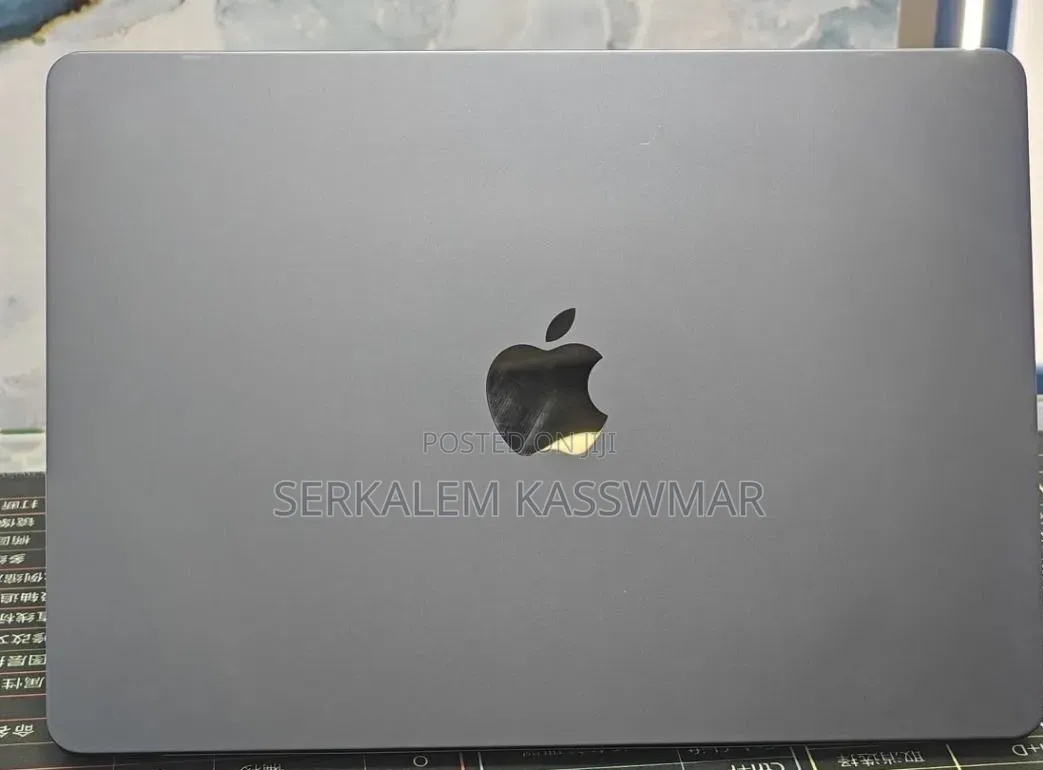 New Laptop Apple MacBook Air 2022 M2 8GB Apple M2 SSD 512GB