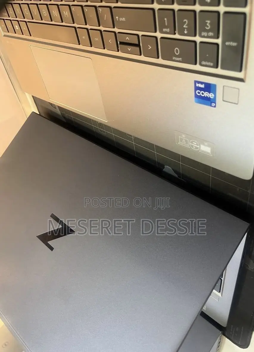 New Laptop HP ZBook Firefly G8 8GB Intel Core i7 SSD 512GB