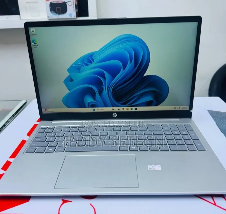 New Laptop HP Stream Notebook 16GB Intel Core i7 SSD 512GB
