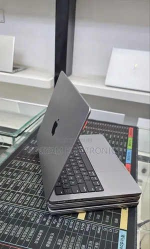 New Laptop Apple MacBook Pro 32GB Apple M1 Pro SSD 512GB