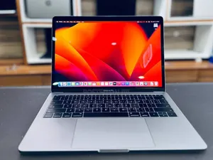 New Laptop Apple MacBook Pro 2017 8GB Intel Core i7 SSD 256GB