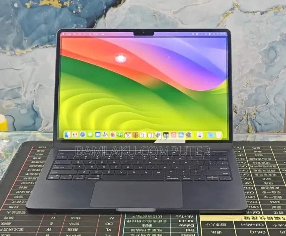 New Laptop Apple MacBook Air 2022 M2 8GB Apple M2 SSD 512GB