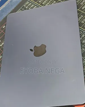New Laptop Apple MacBook Air 2022 M2 8GB Apple M2 SSD 512GB