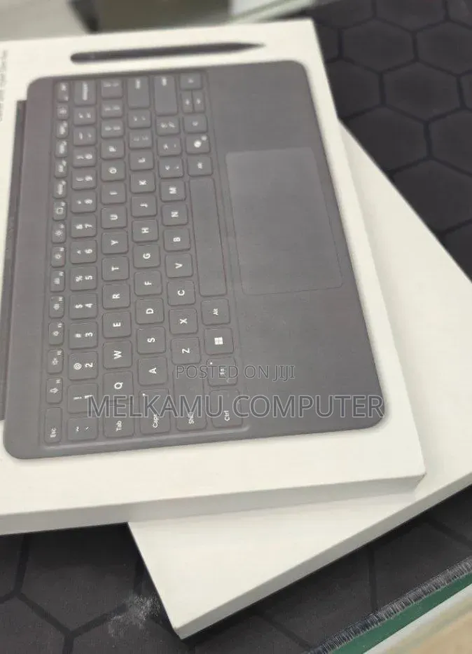 New Laptop Microsoft Surface Pro 16GB Intel Core i7 SSD 512GB