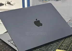 New Laptop Apple MacBook Air 2022 M2 8GB Apple M2 SSD 512GB