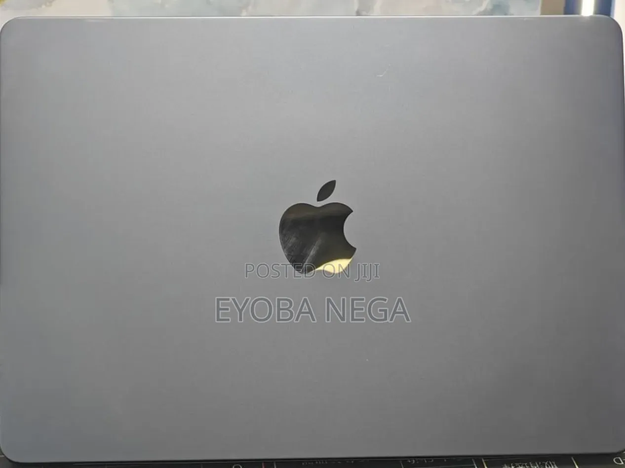 New Laptop Apple MacBook Air 2022 M2 8GB Apple M2 SSD 512GB