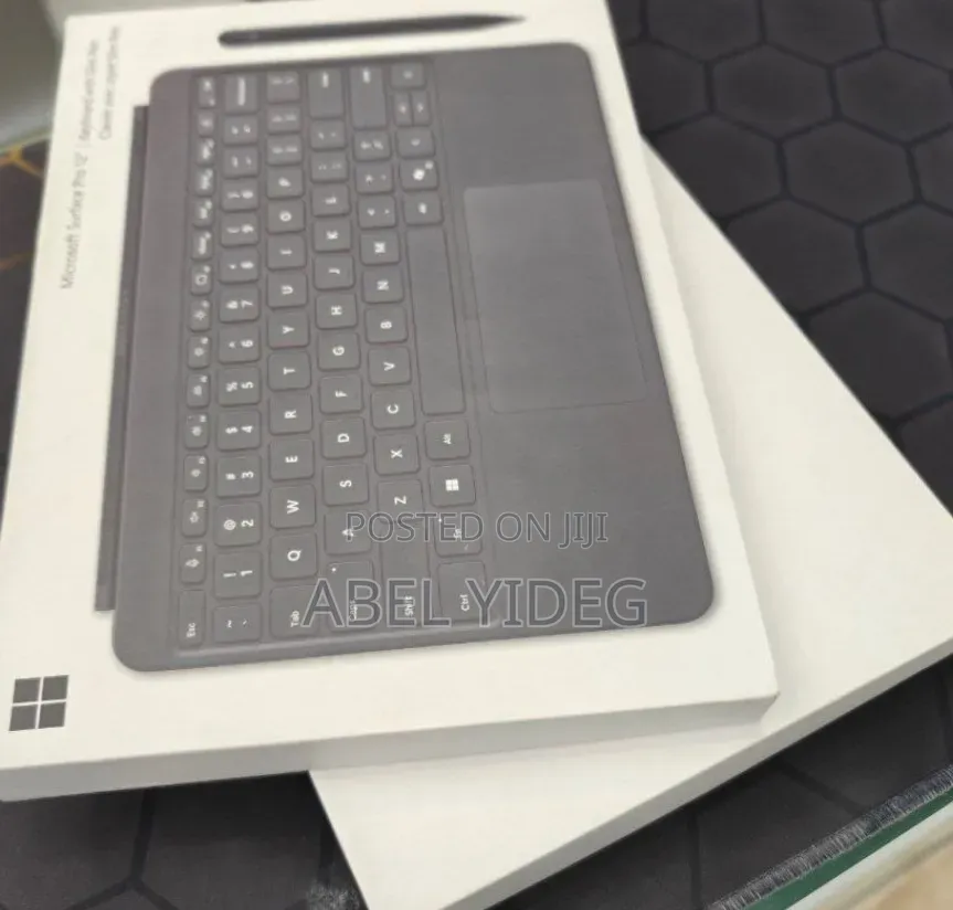 New Microsoft Surface Pro 16GB Qualcomm Snapdragon X Plus SSD 512GB