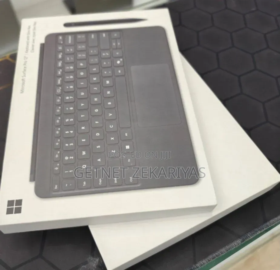 New Microsoft Surface Pro 16GB Qualcomm Snapdragon X Plus SSD 512GB