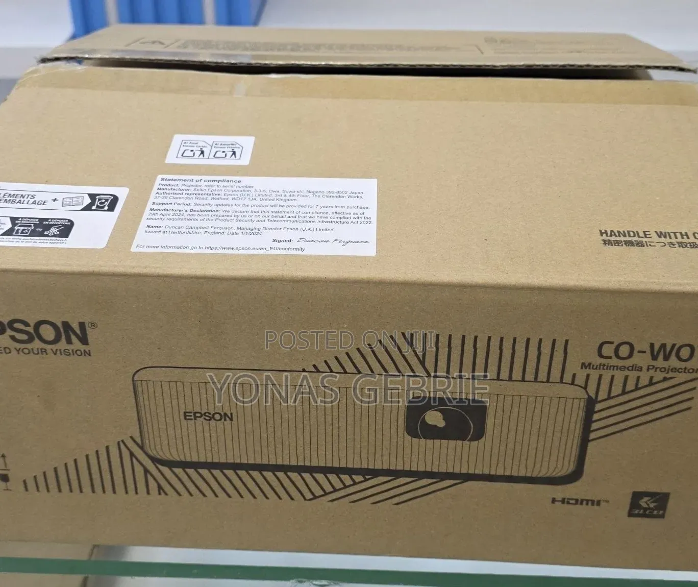 Epson W01 Projector