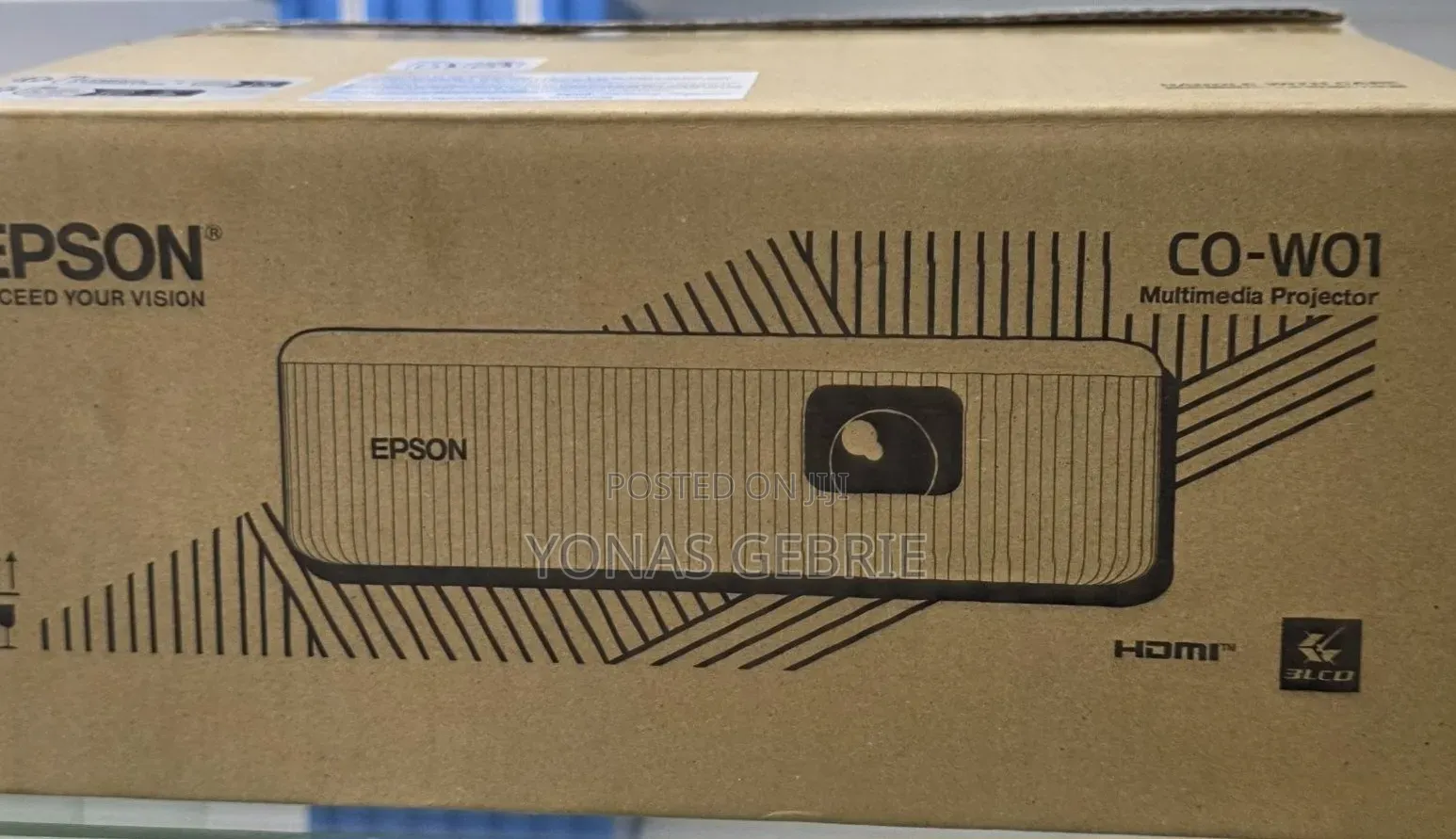 Epson W01 Projector
