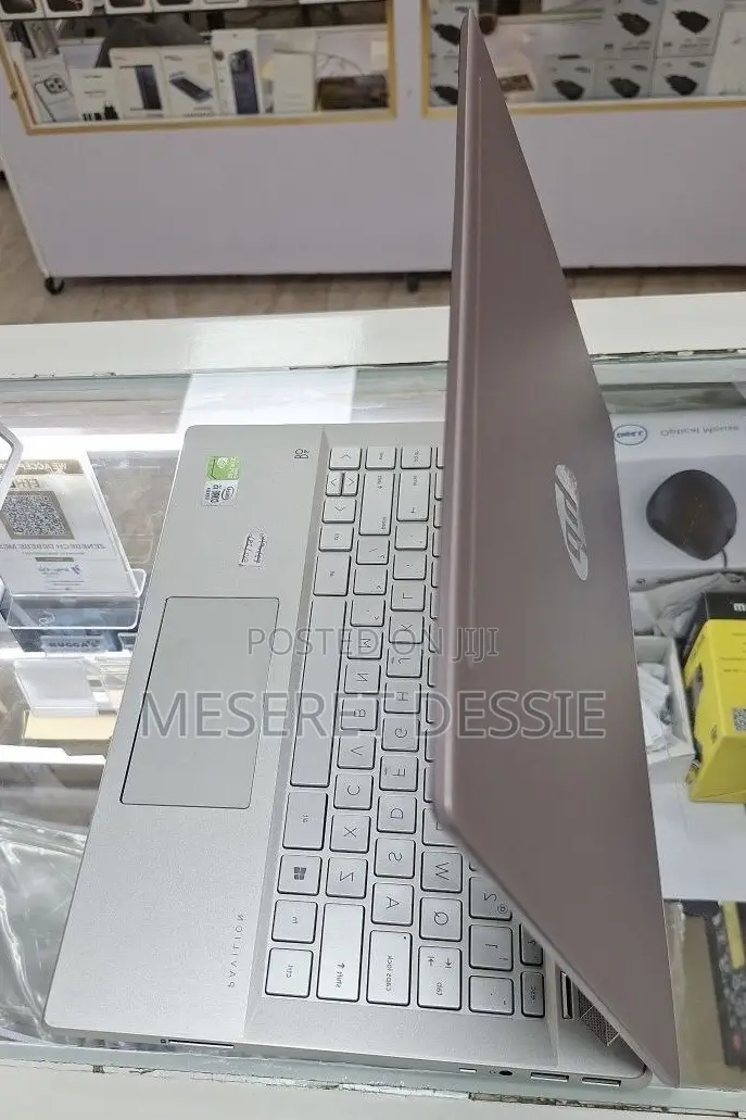 New Laptop HP Pavilion 10 16GB Intel Core i5 SSD 512GB