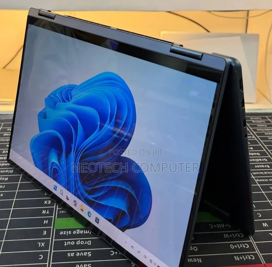 New Laptop Lenovo Yoga 7i 16GB Intel Core i7 SSD 512GB
