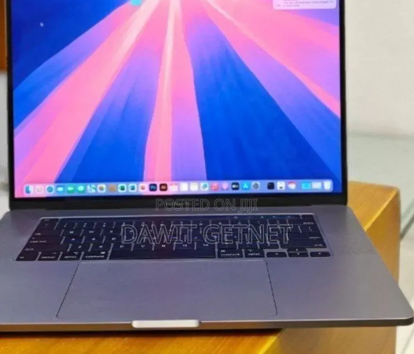 New Laptop Apple MacBook 2018 32GB Intel Core i9 SSD 2T