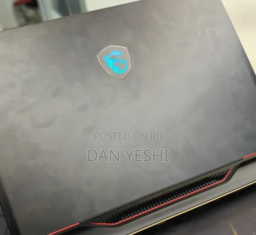 New Laptop MSI Raider 18 HX AI A2XW 16GB Intel Core i9 SSD 1T