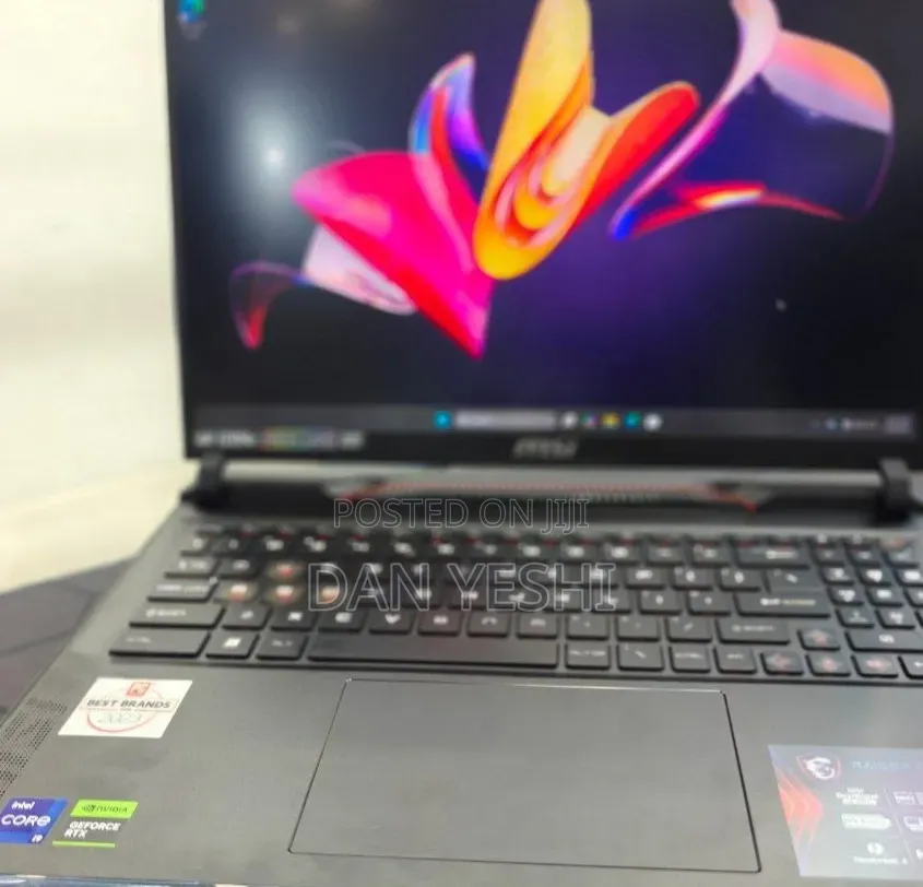 New Laptop MSI Raider 18 HX AI A2XW 16GB Intel Core i9 SSD 1T