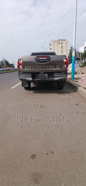Toyota Hilux 2021 Brown