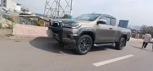 Toyota Hilux 2021 Brown