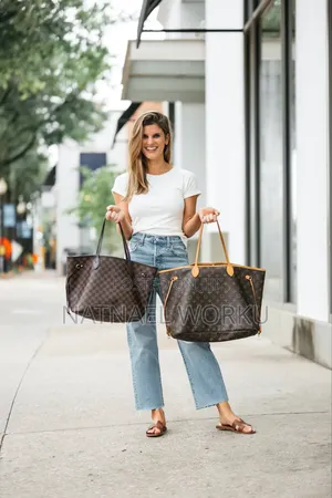 Louis Vuitton Neverfull Tote Bag
