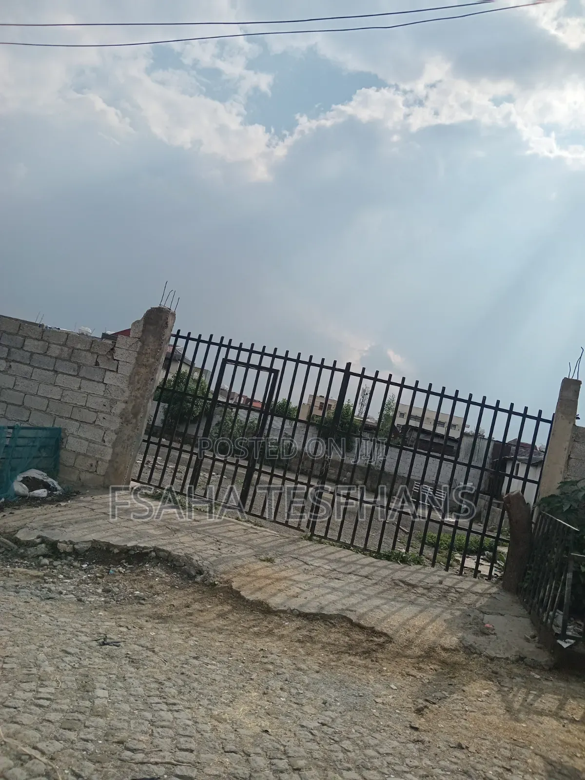 Landfor Rent የመኪና ማጠቢያ