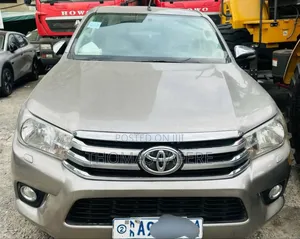 Toyota Hilux 2017 Gold