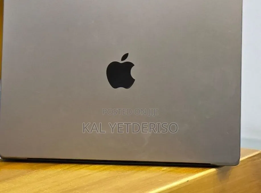 New Laptop Apple MacBook Pro 2020 M1 16GB SSD 1T