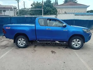 Toyota Hilux 2016 Blue