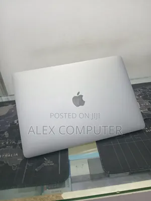 New Laptop Apple MacBook Pro 2022 M2 8GB Apple M2 SSD 512GB