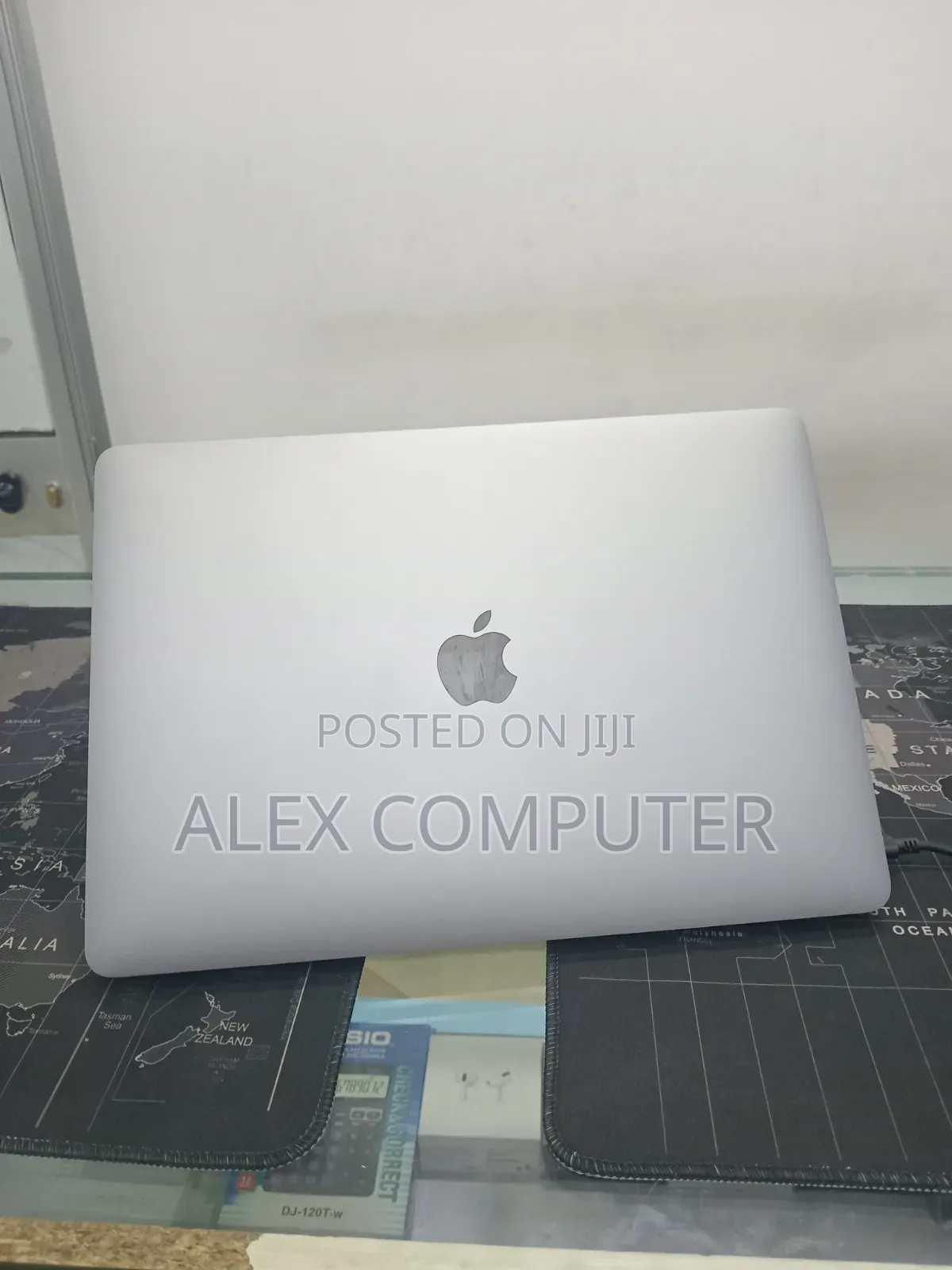 New Laptop Apple MacBook Pro 2022 M2 8GB Apple M2 SSD 512GB