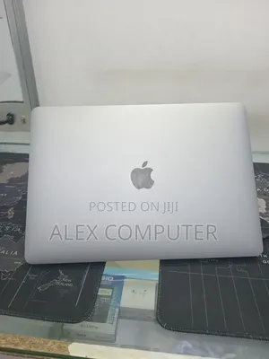 New Laptop Apple MacBook Pro 2022 M2 8GB Apple M2 SSD 512GB