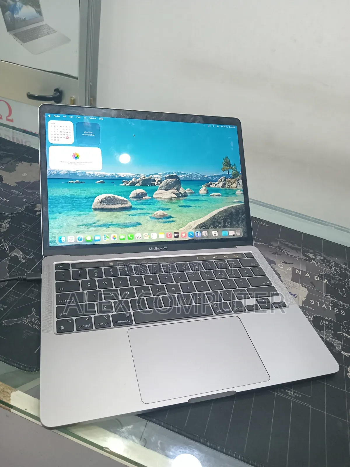 New Laptop Apple MacBook Pro 2022 M2 8GB Apple M2 SSD 512GB