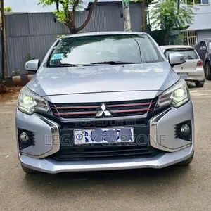 Mitsubishi Attrage 2021 Silver
