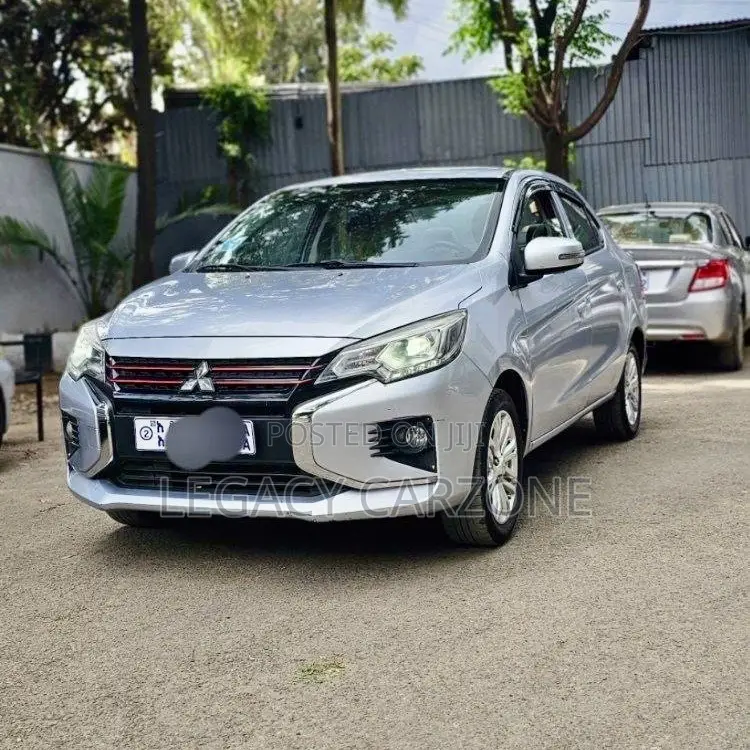 Mitsubishi Attrage 2021 Silver