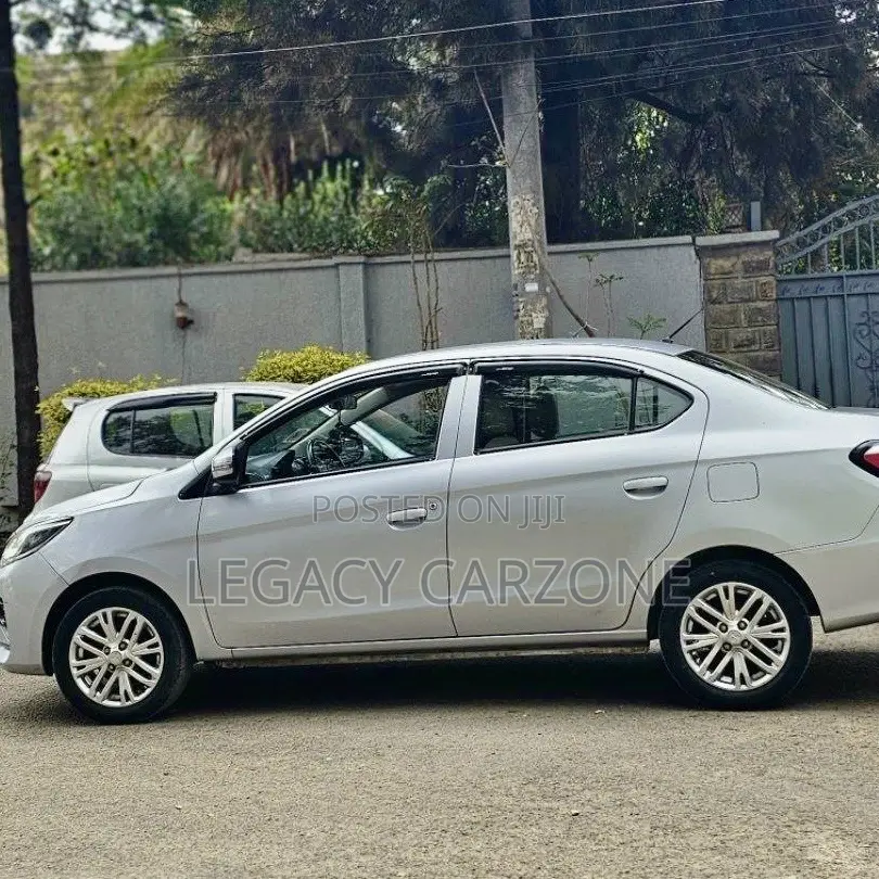 Mitsubishi Attrage 2021 Silver