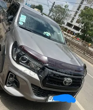Toyota Hilux 2020 Silver