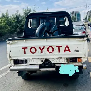 Toyota Land Cruiser 2020 White