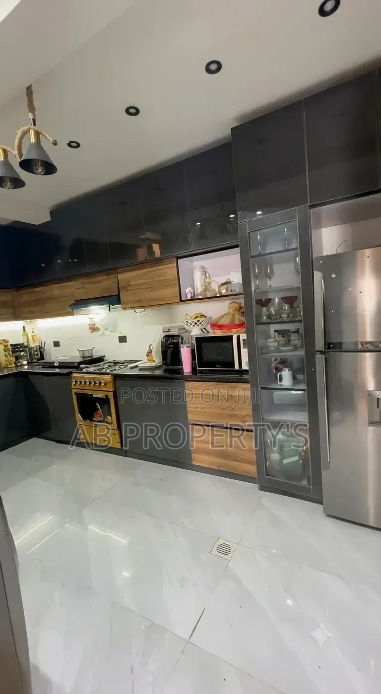 Furnished 3bdrm Apartment in ጋርመንት, Nifas Silk-Lafto for sale