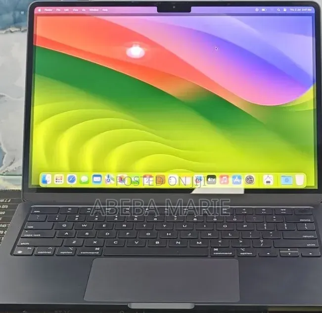 New Laptop Apple MacBook Air 2022 M2 8GB Apple M2 SSD 512GB