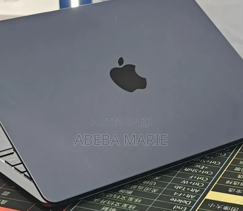 New Laptop Apple MacBook Air 2022 M2 8GB Apple M2 SSD 512GB