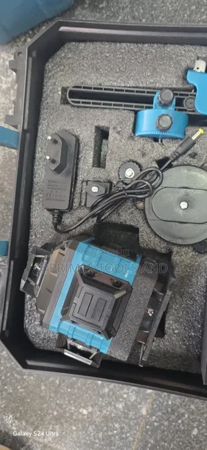 Laser Leveling Tool
Makita Laser Level – Professional Precision