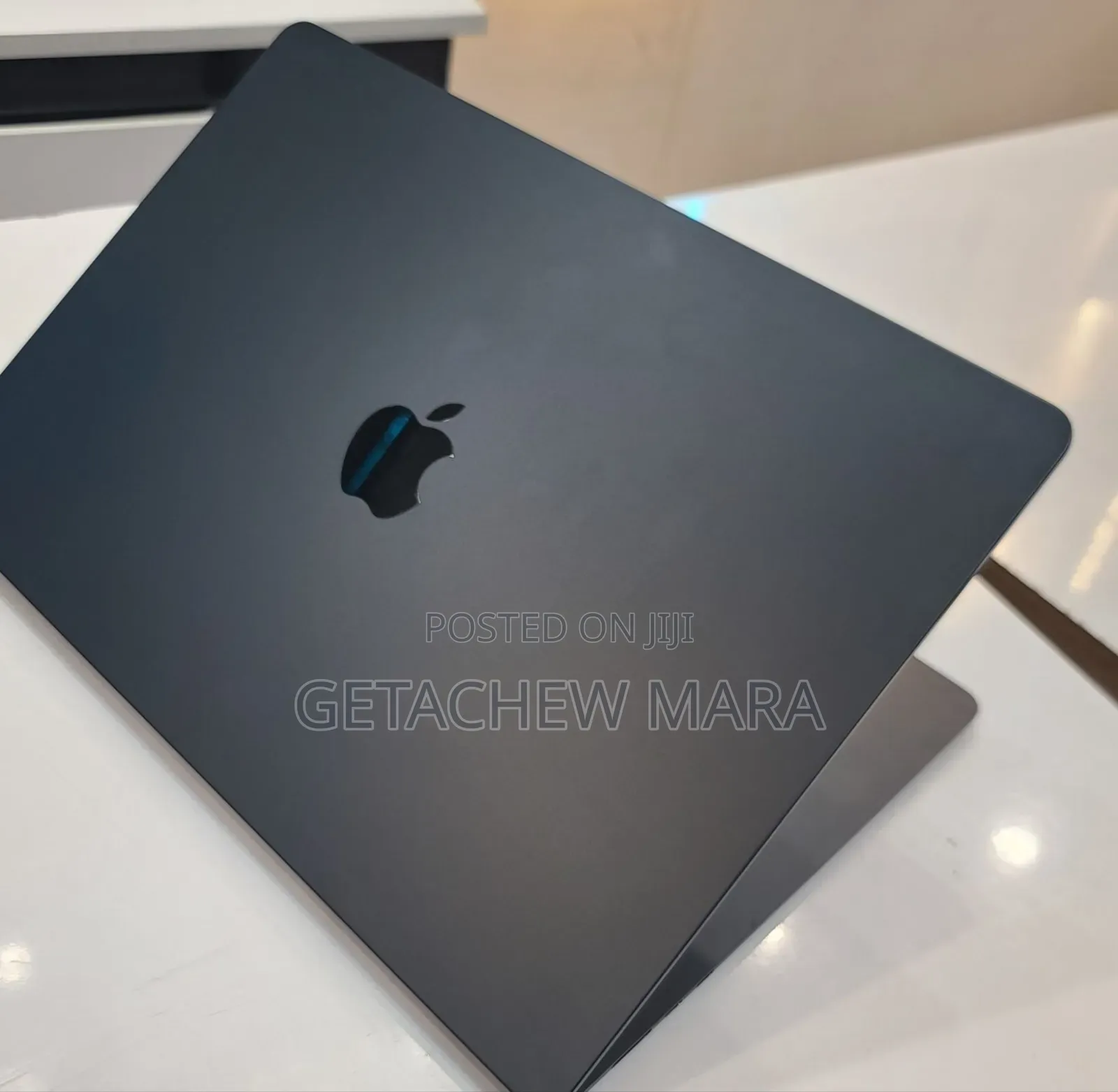 New Laptop Apple MacBook Air 2024 M3 8GB Intel SSD 256GB