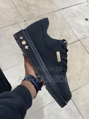 Louis Vuitton Sneakers Gold-Tone
